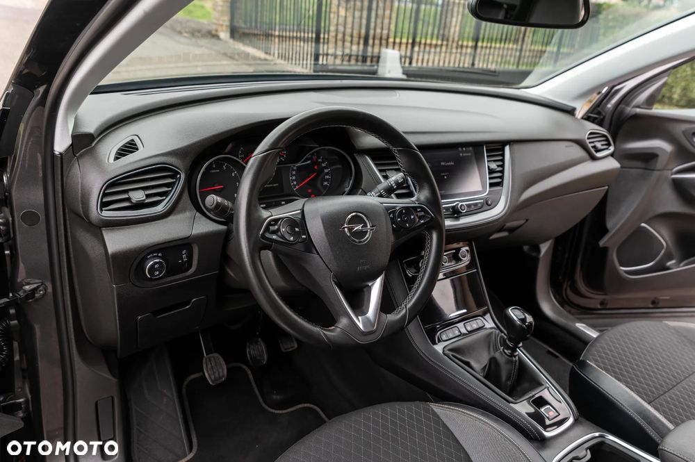 Opel Grandland X 1.2 Start/Stop Business Elegance - 32