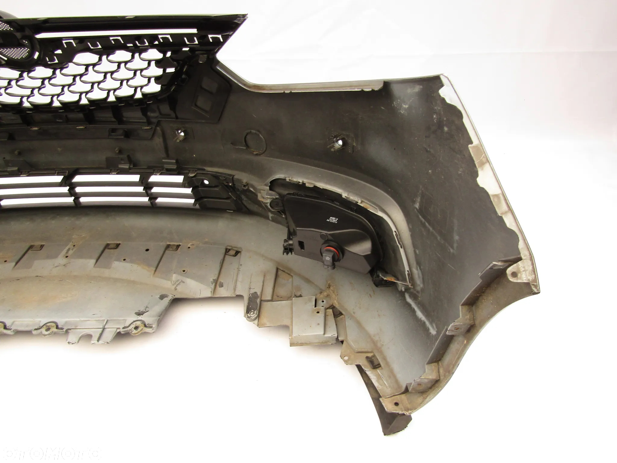 Zderzak przedni Opel Zafira C FL 16 - 19  Pdc-4  + Atrapa Kod lakieru 10B - 18