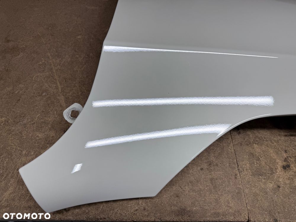 BŁOTNIK LEWY PRZÓD LEWY PRZEDNI MERCEDES BENZ A-KLASA A176 W176 A176881010 BIAŁY ZWYKŁY - 10
