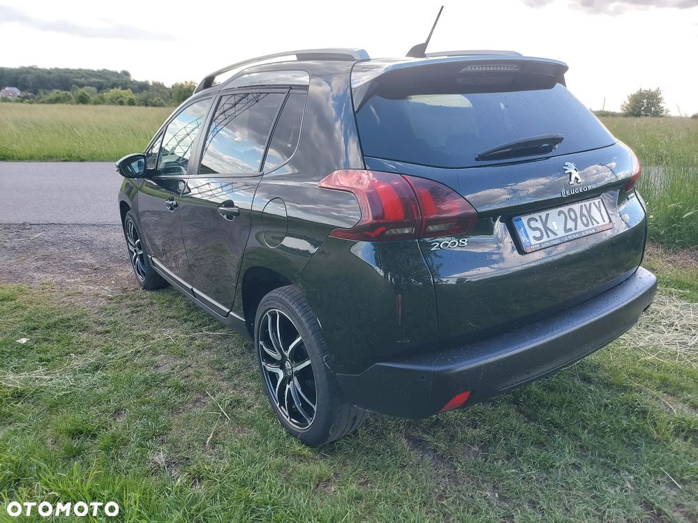 Peugeot 2008 1.2 Pure Tech Style S&S - 2