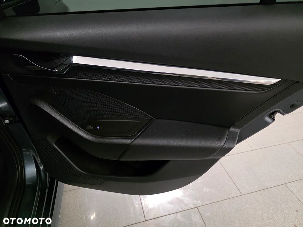 Skoda Octavia 2.0 TDI DSG Exclusive Plus - 26