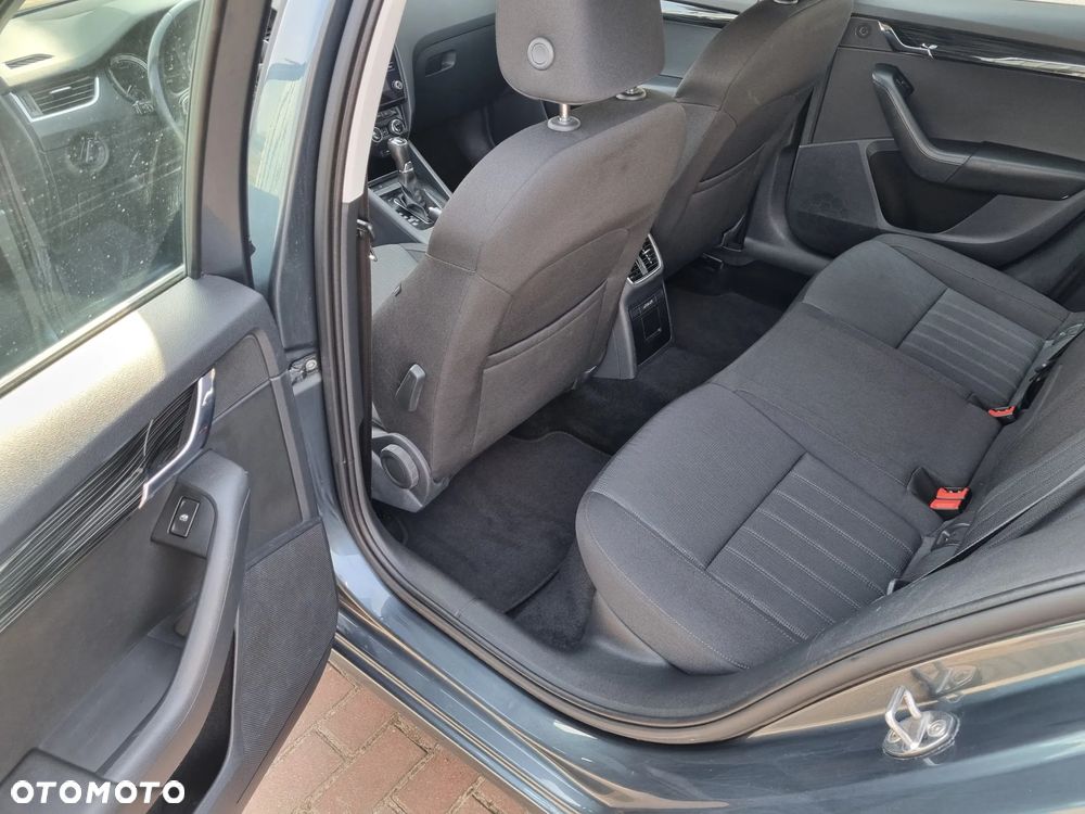 Skoda Octavia 2.0 TDI DSG Style - 10