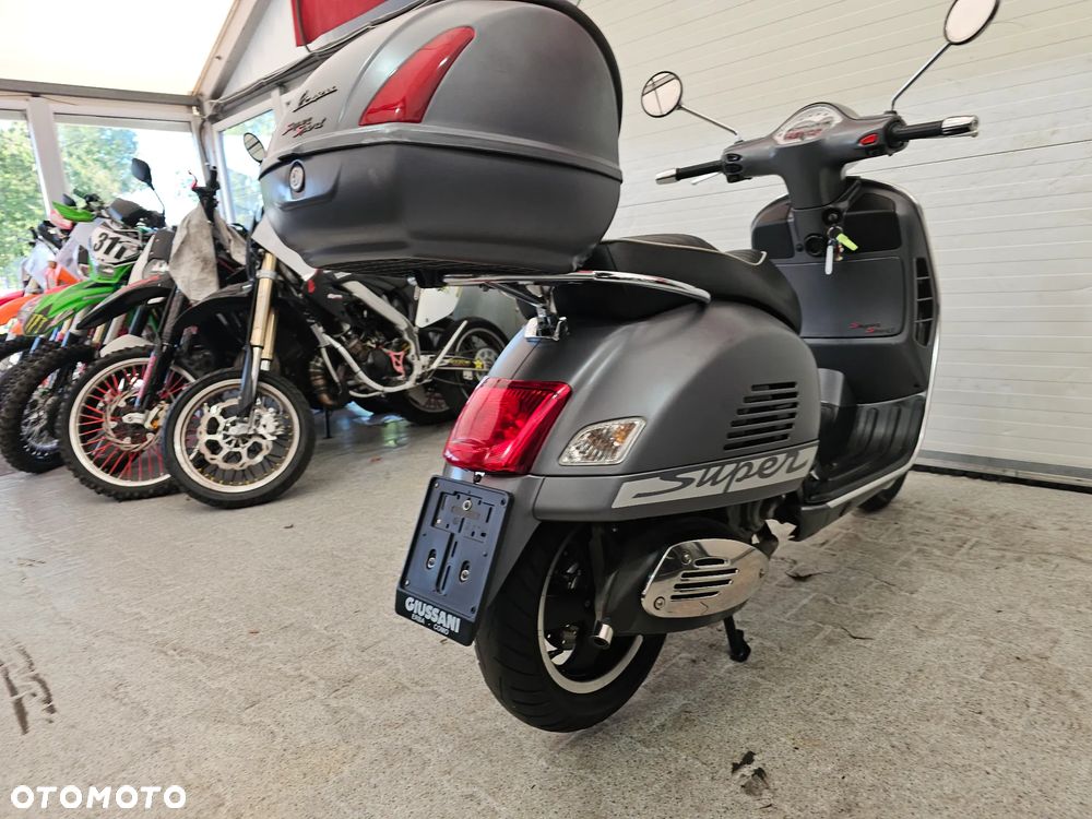 Piaggio Vespa - 22