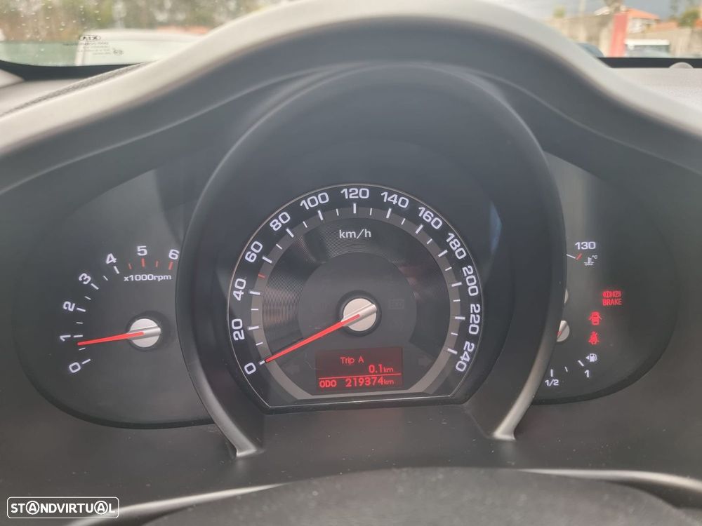 Kia Sportage 1.7 CRDI ISG LX - 11