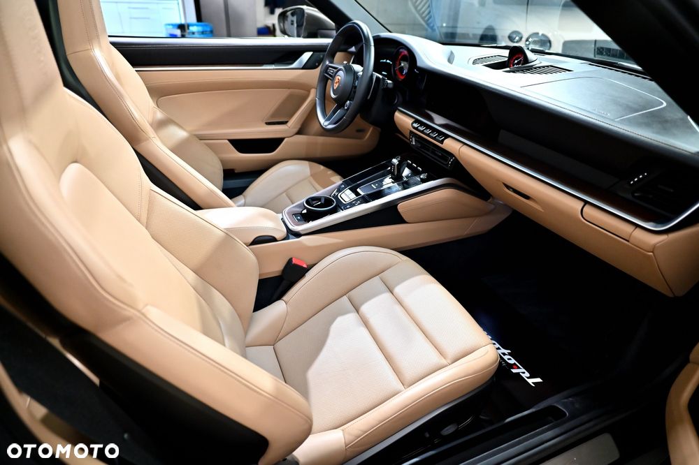 Porsche 911 Targa 4S - 13