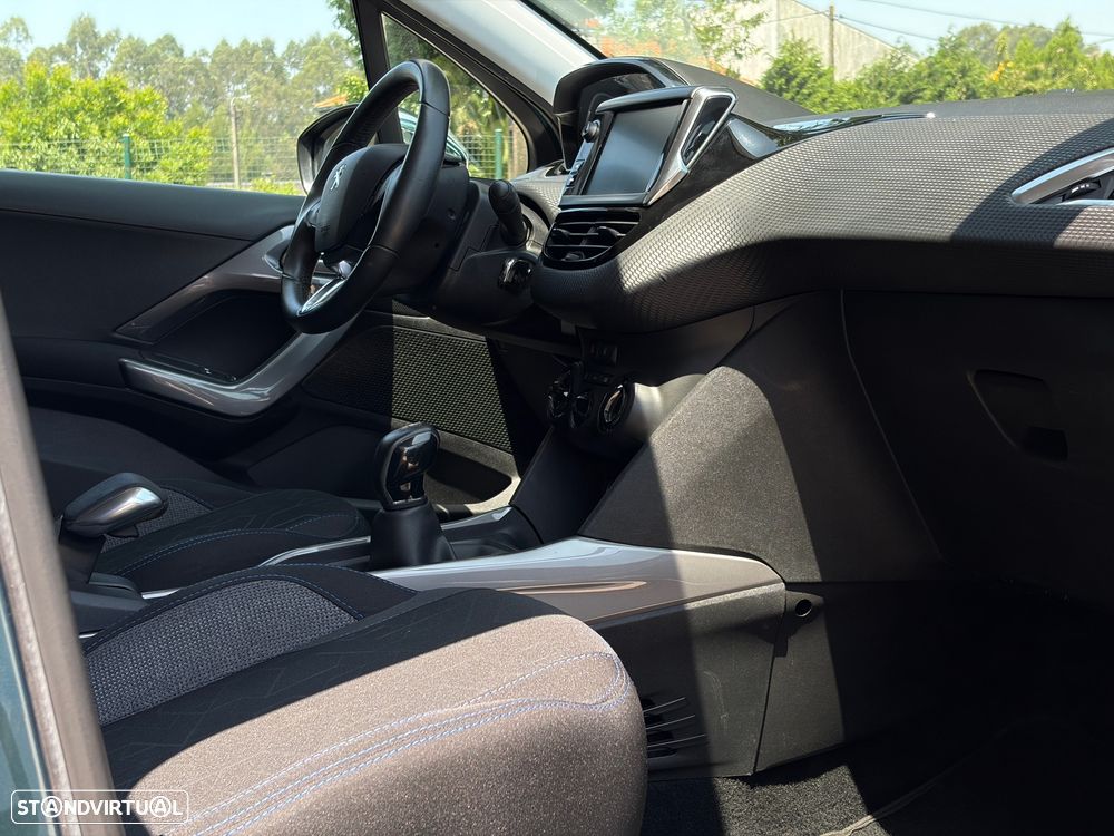Peugeot 2008 PureTech 82 Active - 32