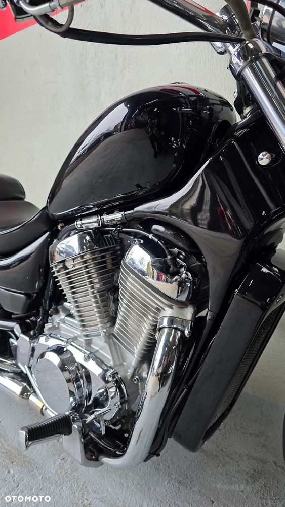 Suzuki Intruder - 31