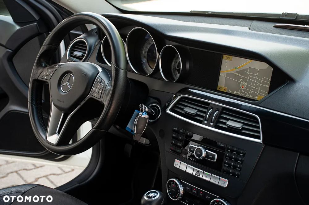 Mercedes-Benz Klasa C 180 BlueEFFICIENCY - 19