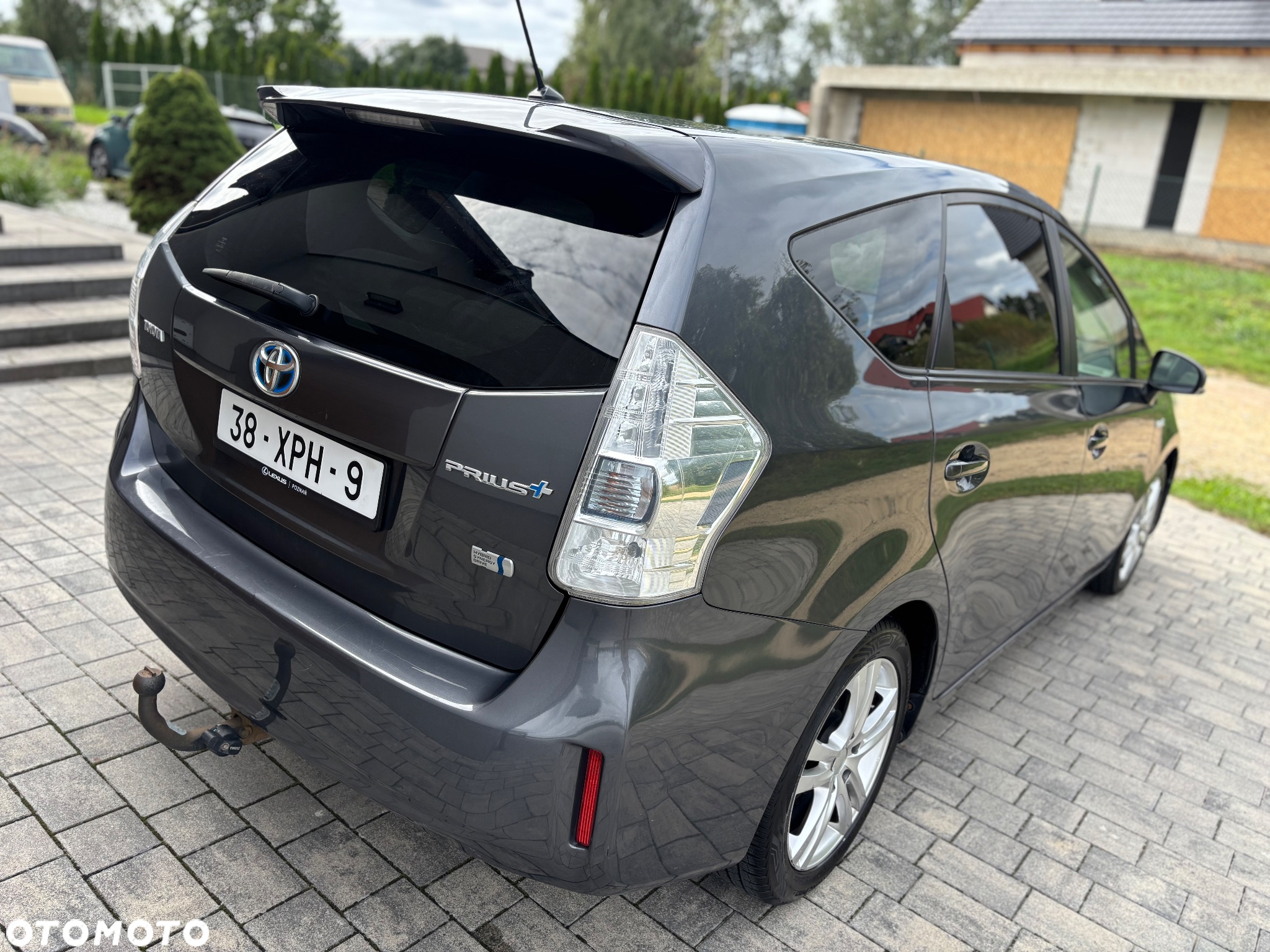Toyota Prius+ (Hybrid) Life - 16