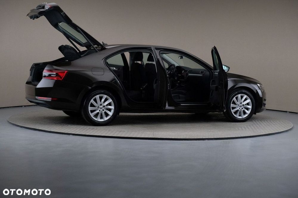 Skoda Superb 1.5 TSI Ambition DSG - 6