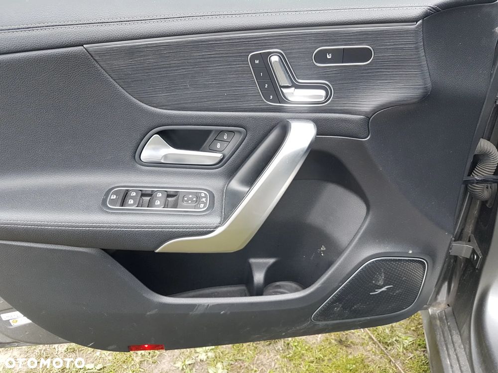 Mercedes-Benz Klasa A 250 4Matic 8G-DCT Special Edition - 11