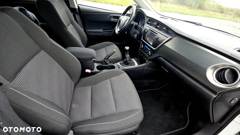 Toyota Auris 2.0 D-4D Prestige - 21