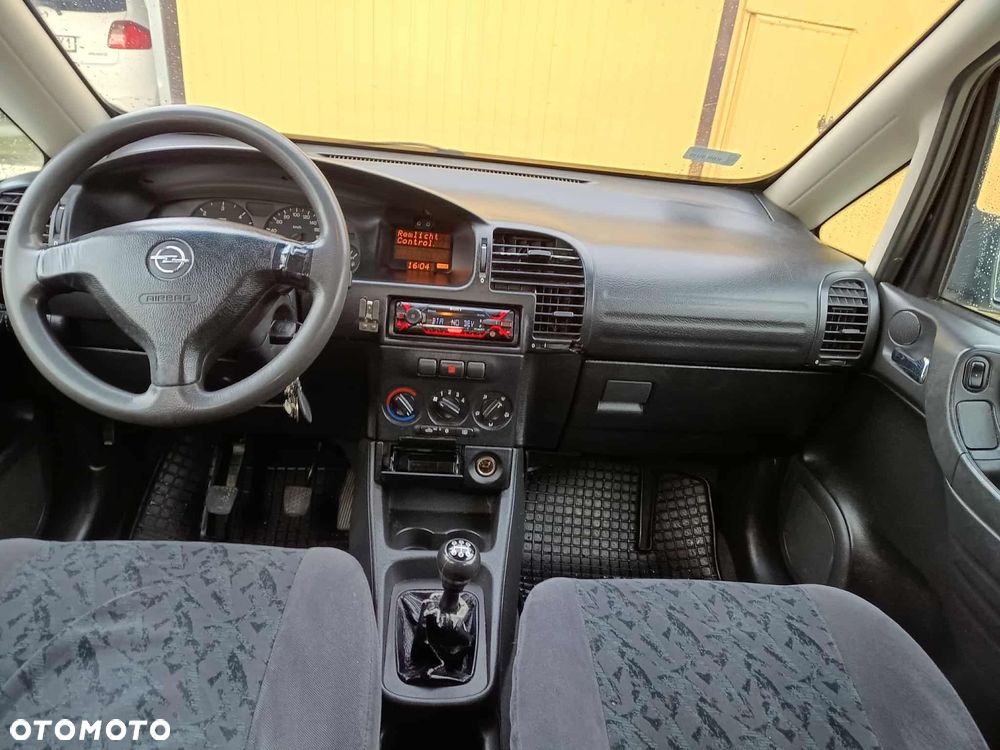 Opel Zafira 2.0 DTI Comfort - 2