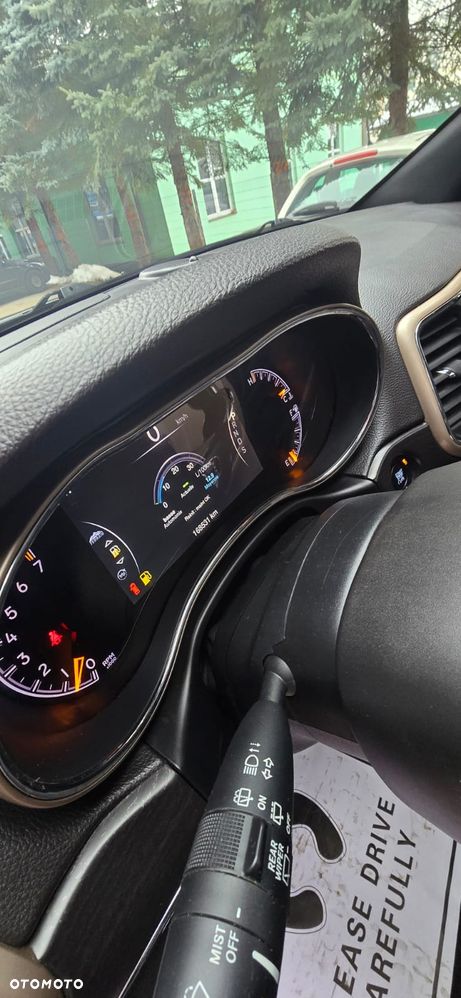 Jeep Grand Cherokee - 12