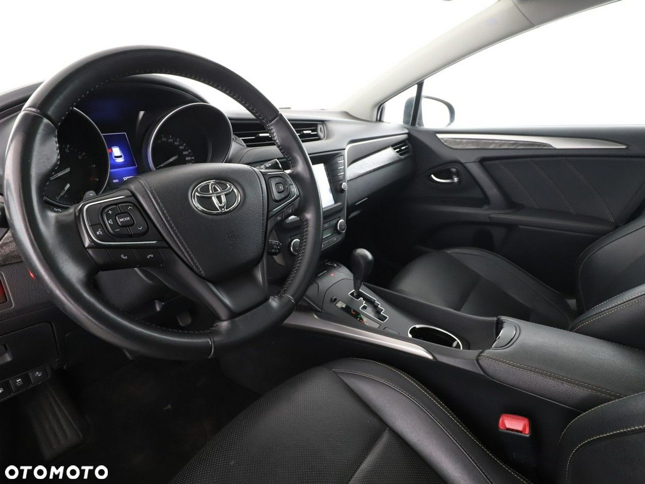 Toyota Avensis Combi 1.8 Multidrive S Executive - 14