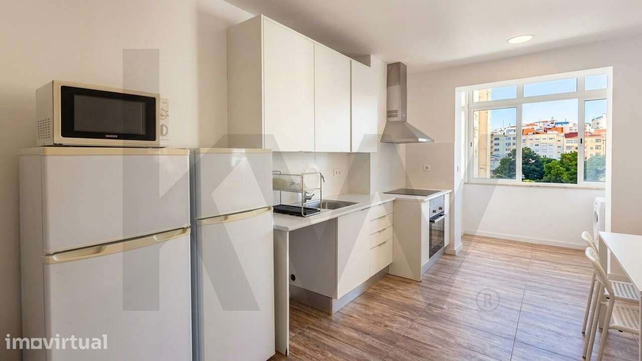 Apartamento nas Av. Novas, perto de tudo, renovado e com varanda, em p - Grande imagem: 2/25