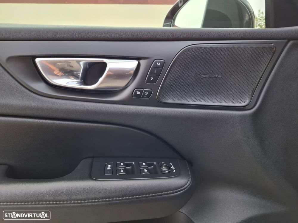 Volvo V60 2.0 T6 AWD TE Plus Bright - 17