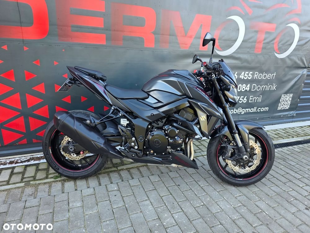Suzuki GSX - 2