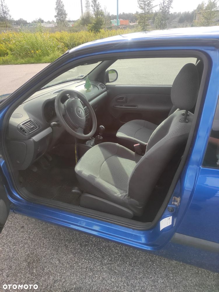 Renault Clio - 10