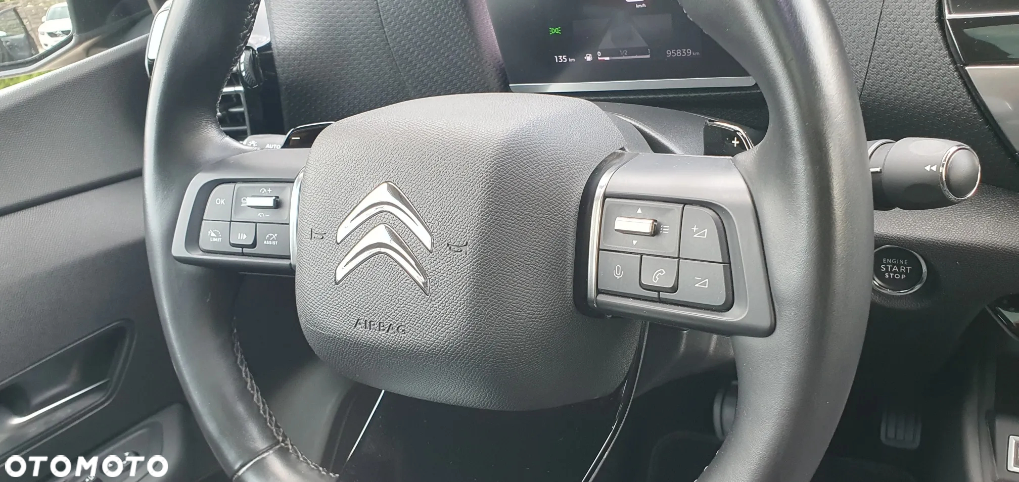 Citroën C4 PureTech 155 Stop&Start EAT8 SHINE - 33