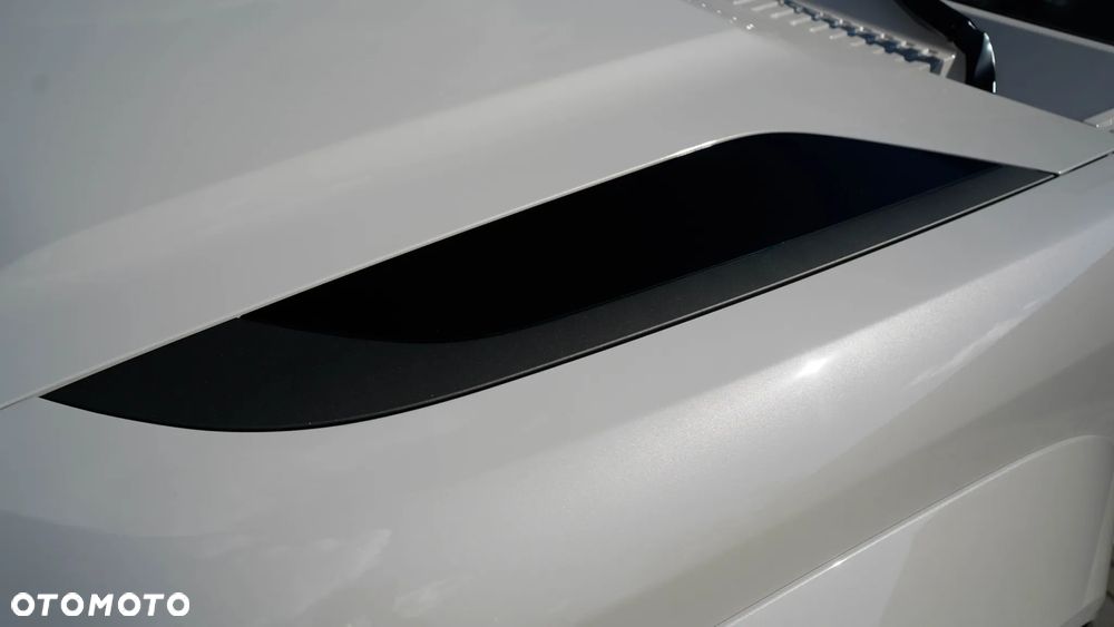 Land Rover Defender - 10