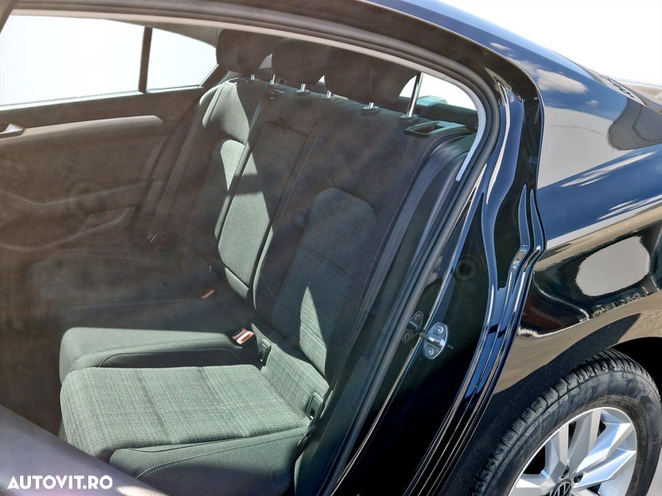 Volkswagen Passat 1.5 TSI ACT DSG Comfortline - 13