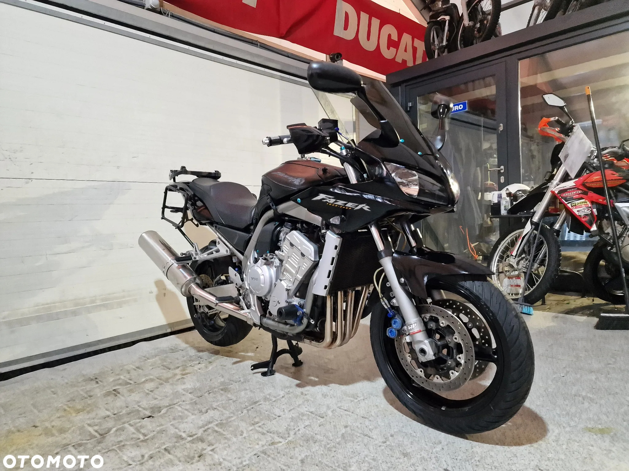 Yamaha FZS - 16