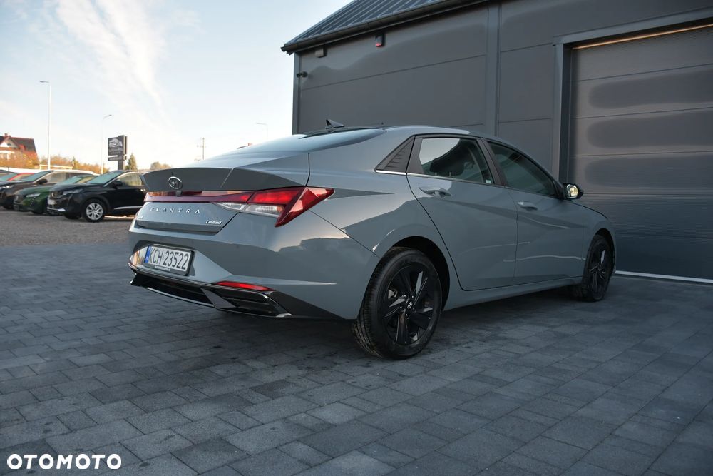 Hyundai Elantra 1.6 Smart - 11