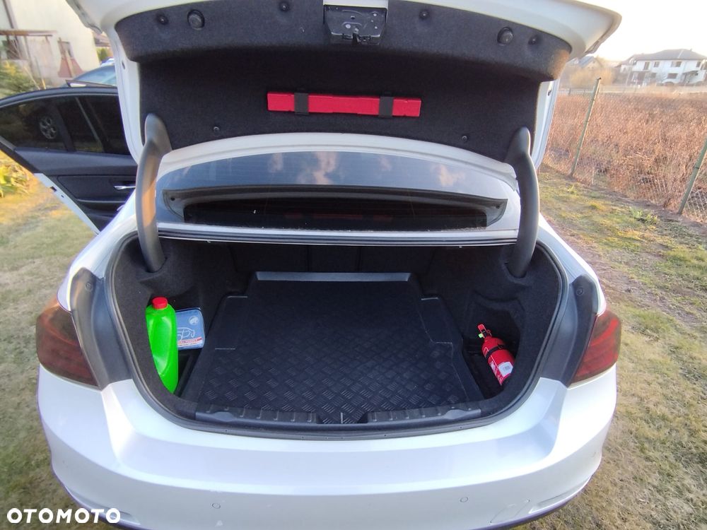 BMW Seria 3 318d - 10