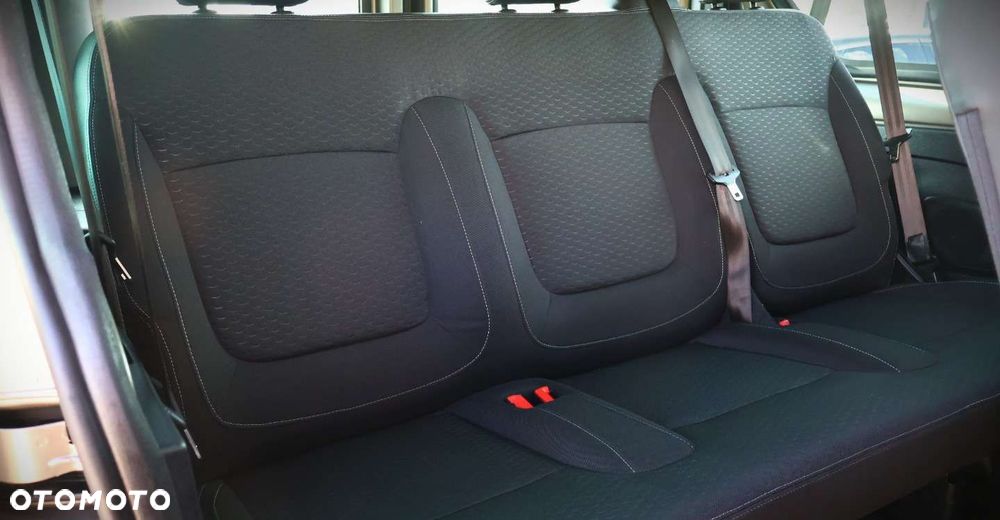 Opel Vivaro - 18