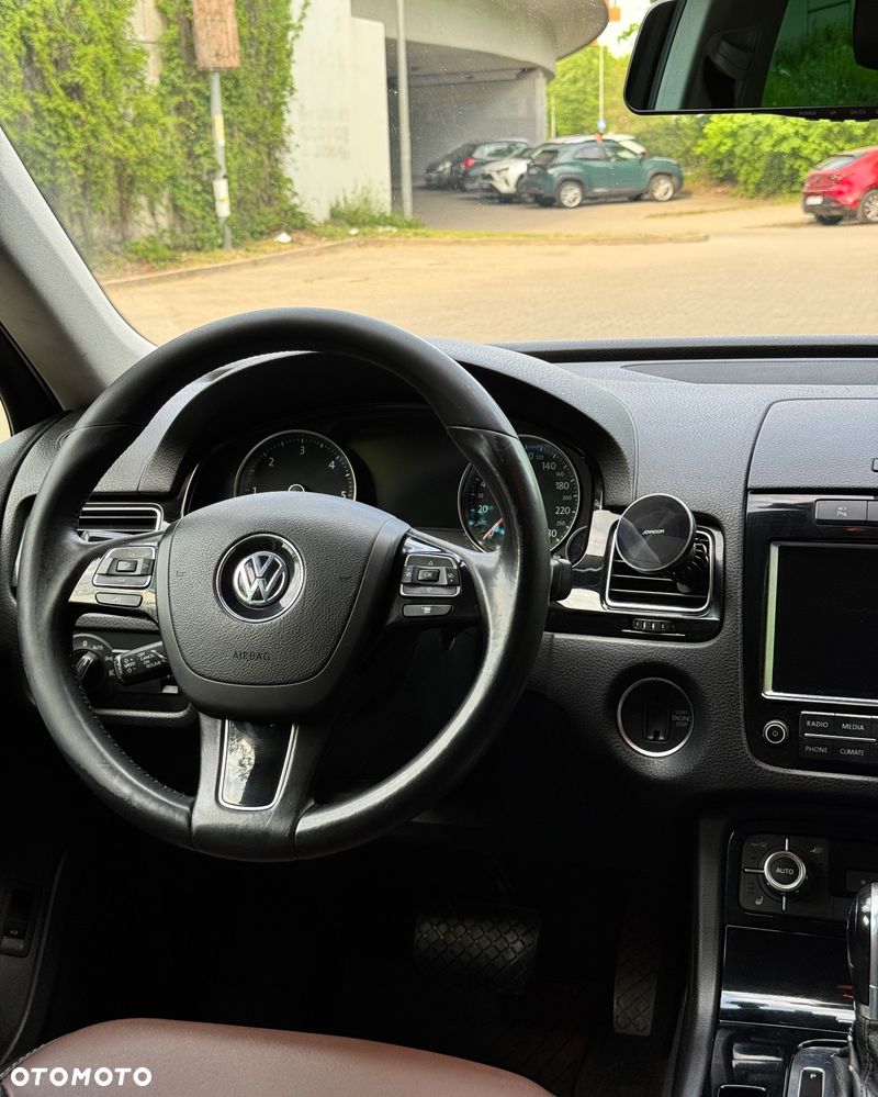 Volkswagen Touareg 3.0 V6 TDI BMT - 11