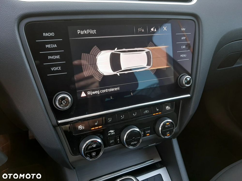 Skoda Octavia 1.6 TDI Sport Edition - 16