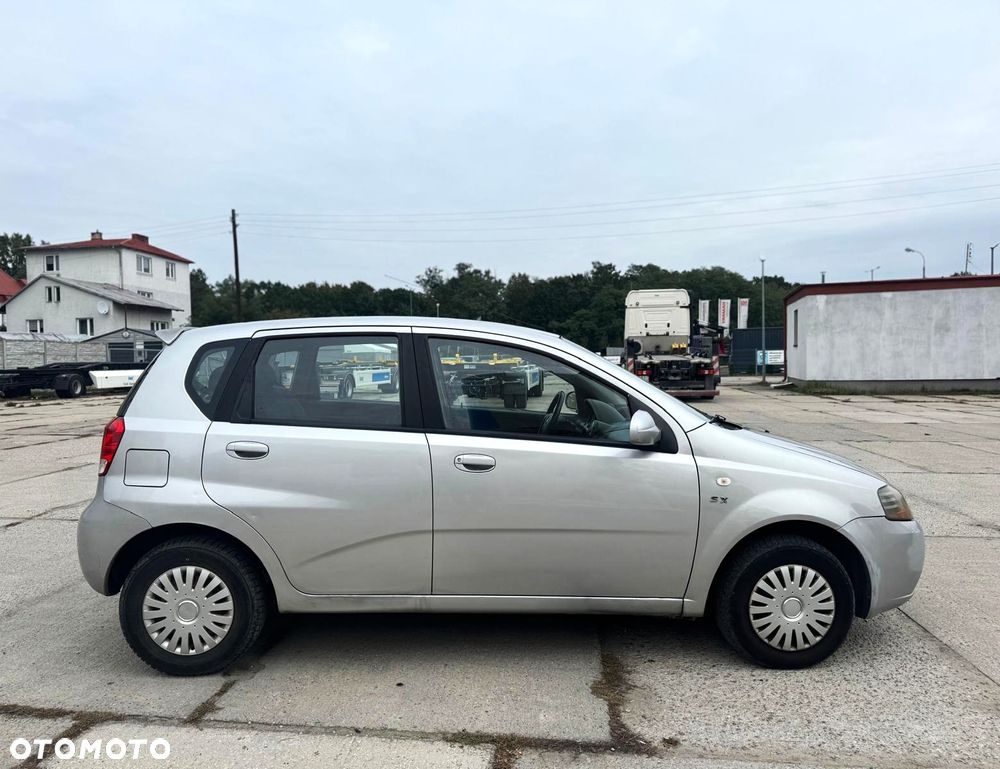Chevrolet Kalos - 19