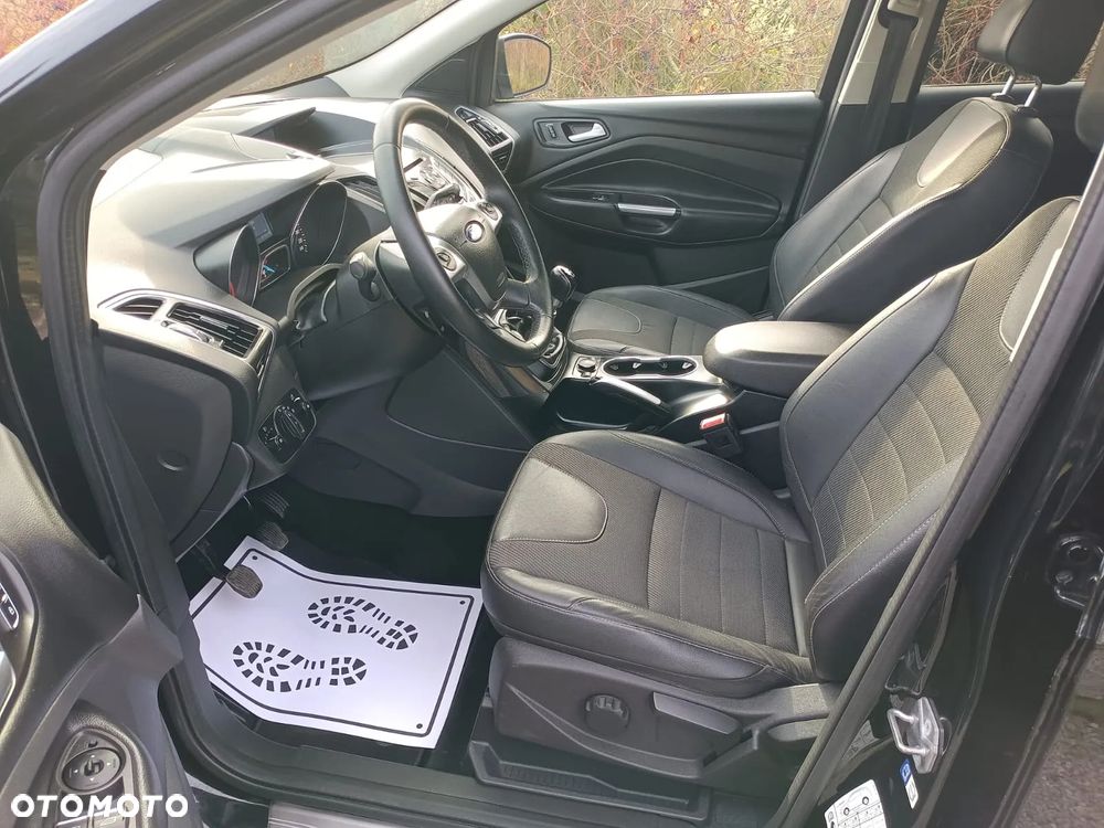 Ford Kuga 2.0 TDCi 2x4 Titanium - 14