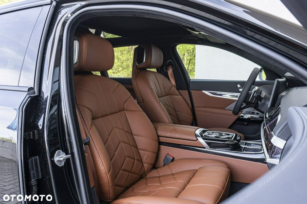 BMW Seria 7 - 30