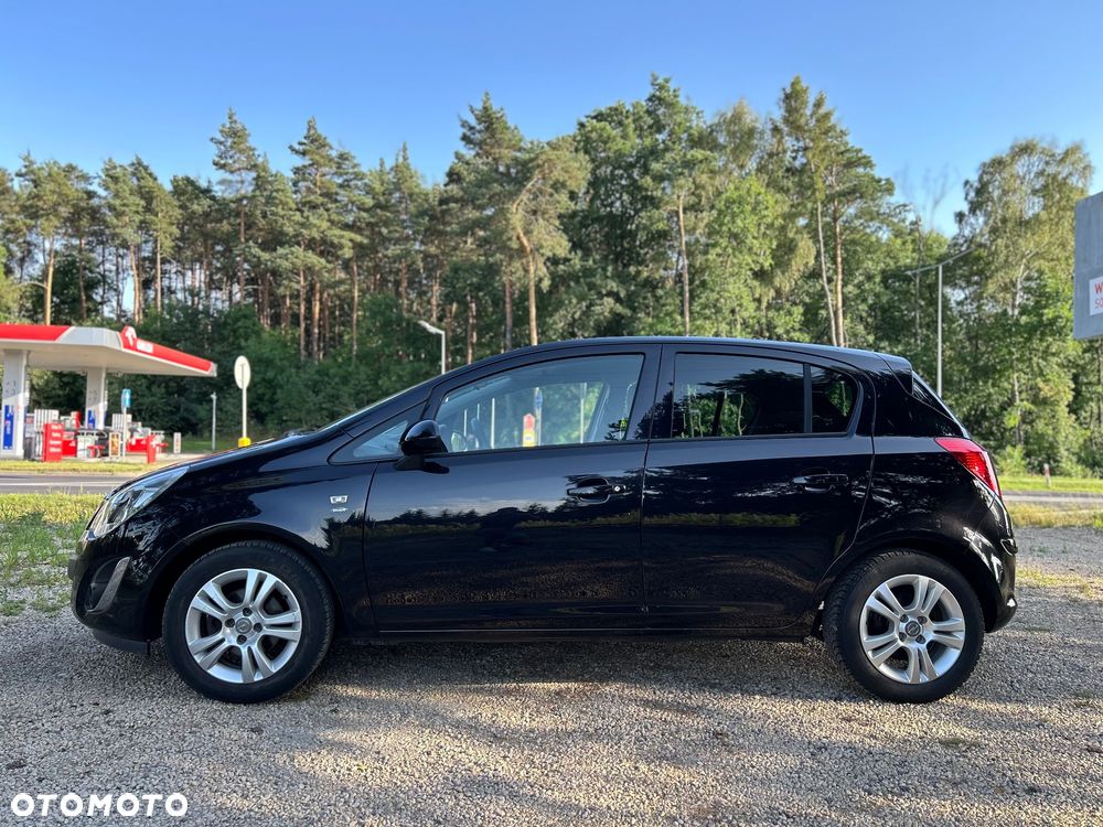 Opel Corsa 1.4 16V - 12