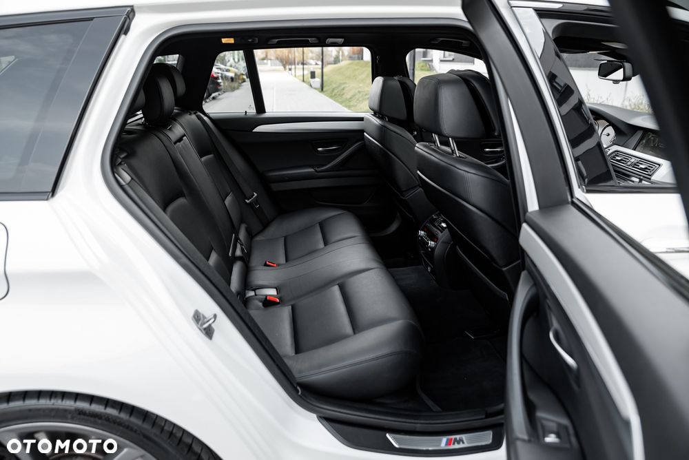 BMW Seria 5 M550d xDrive Touring Sport-Aut - 22