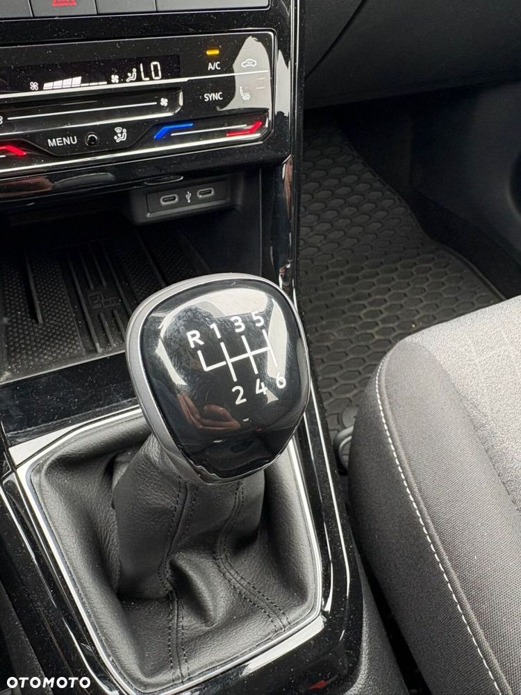 Volkswagen T-Cross - 25