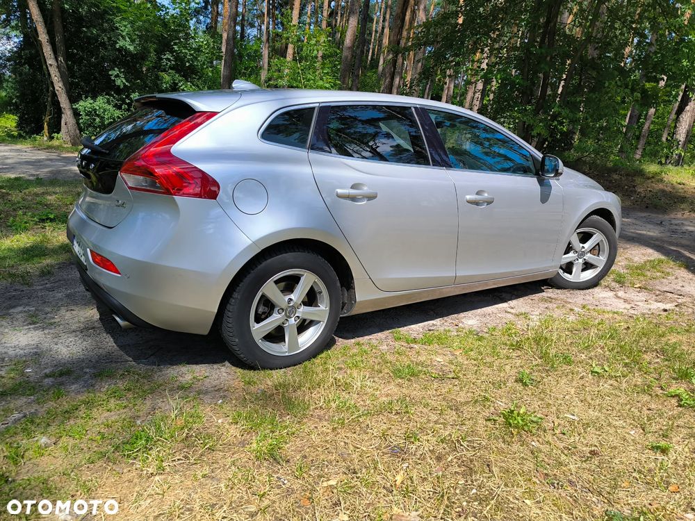 Volvo V40 D4 Drive-E Momentum - 23