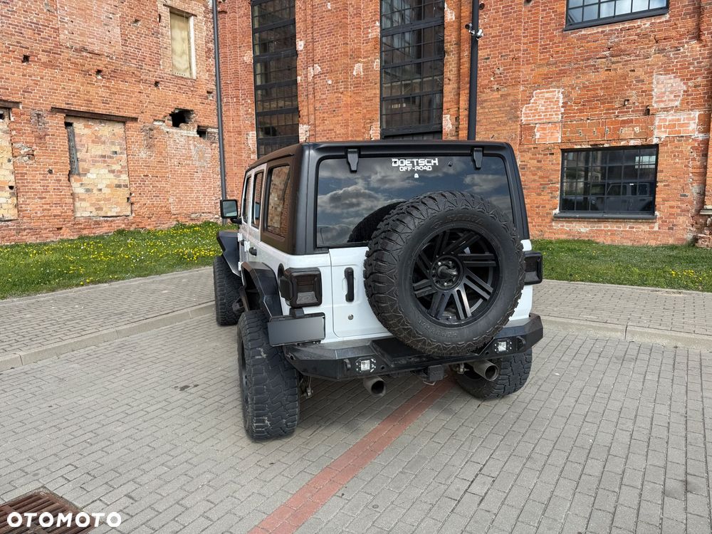 Jeep Wrangler - 18