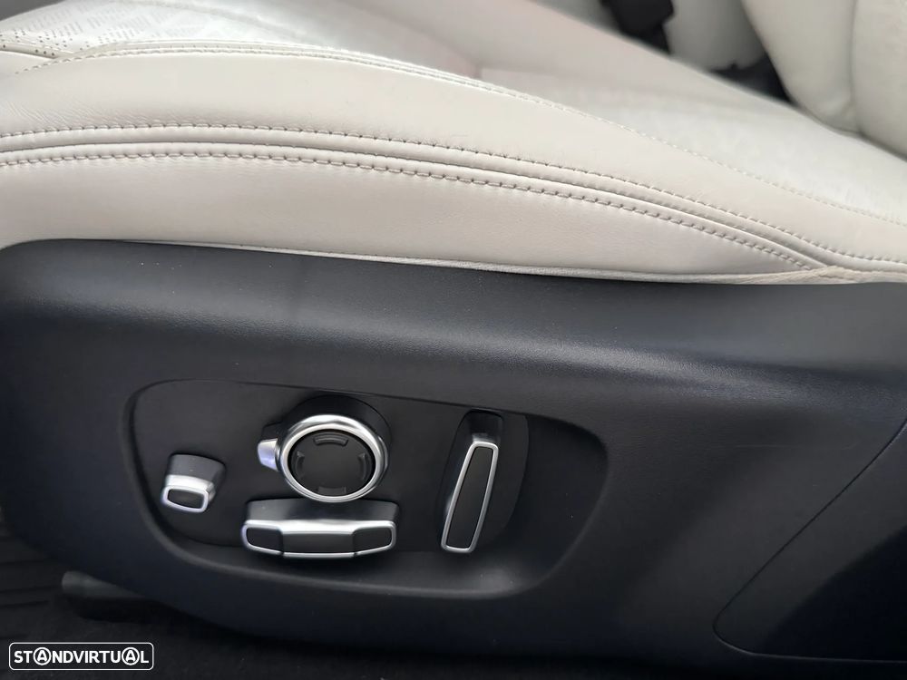 Land Rover Range Rover Velar P250 R-Dynamic - 25