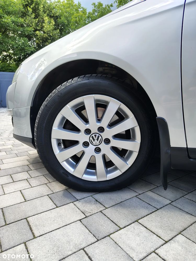 Volkswagen Passat 2.0 TDI DPF Comfortline - 18