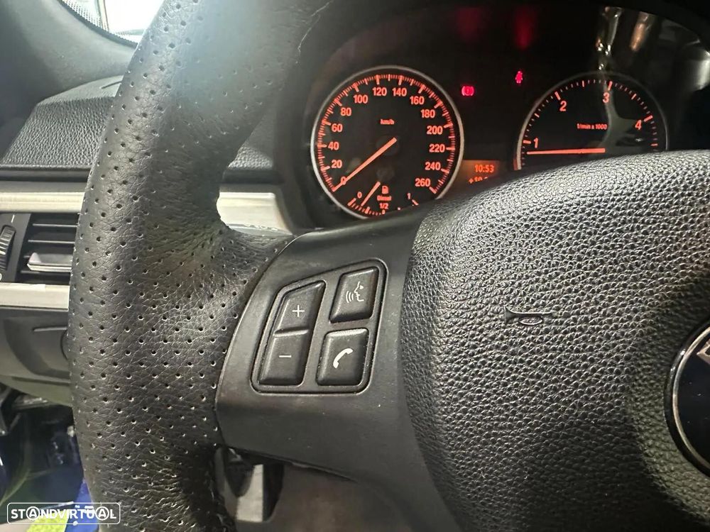 BMW 318 d Pack M - 39