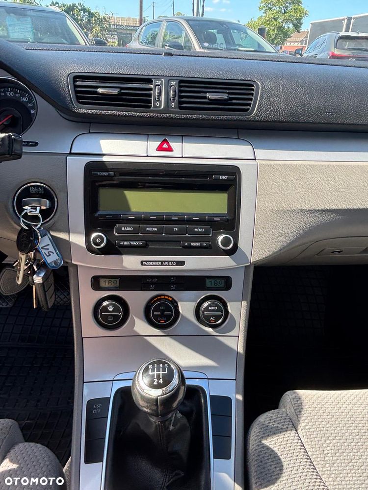 Volkswagen Passat 1.9 TDI Comfortline - 16