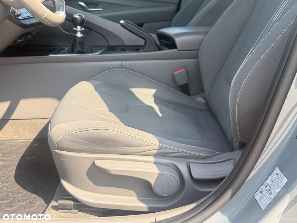Hyundai Elantra 1.6 Smart - 13