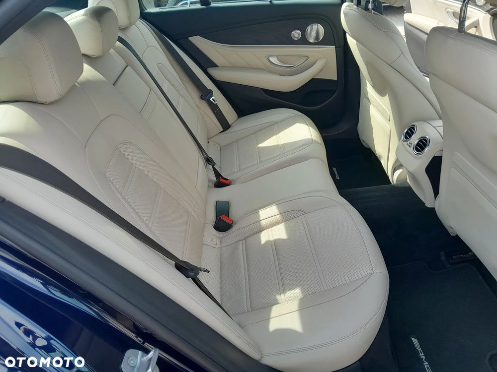 Mercedes-Benz Klasa E 43 AMG 4-Matic - 22
