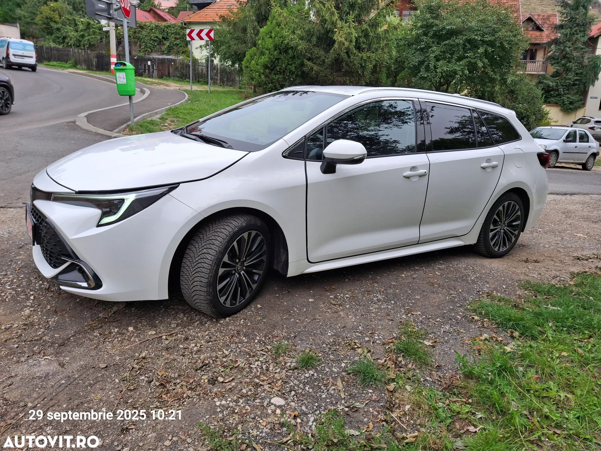 Toyota Corolla - 1