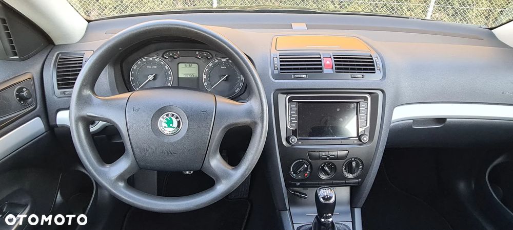 Skoda Octavia 1.6 Team Edition - 18