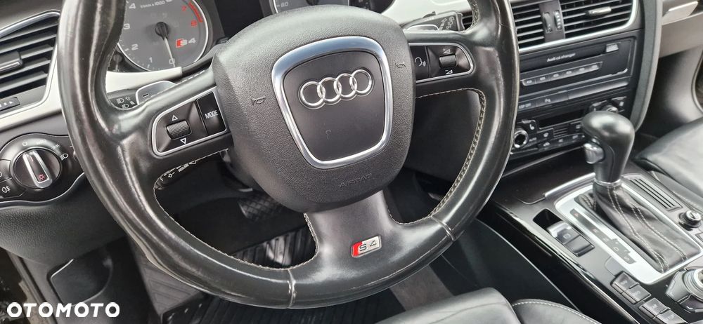 Audi S4 Avant S tronic - 29