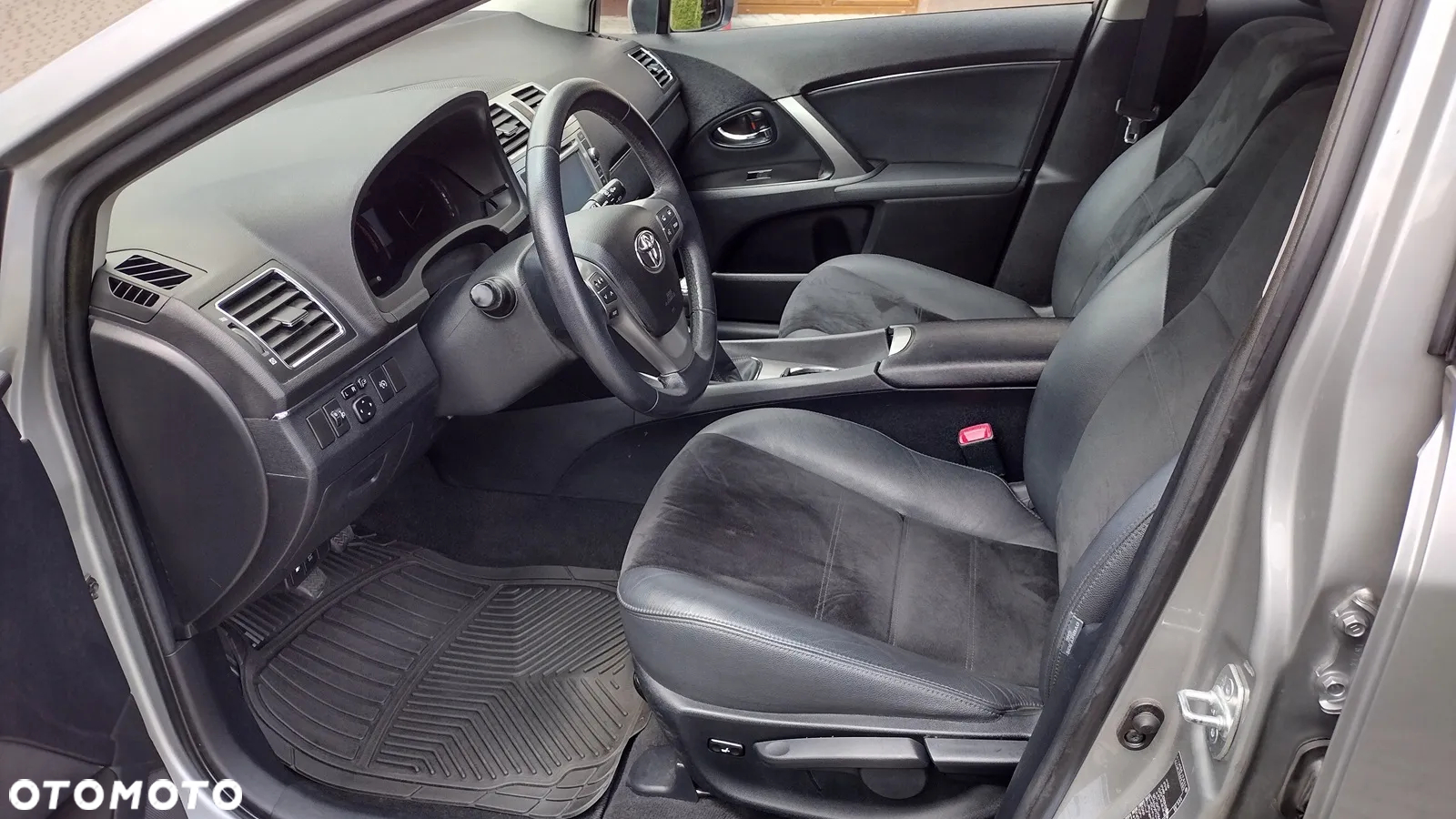 Toyota Avensis - 10